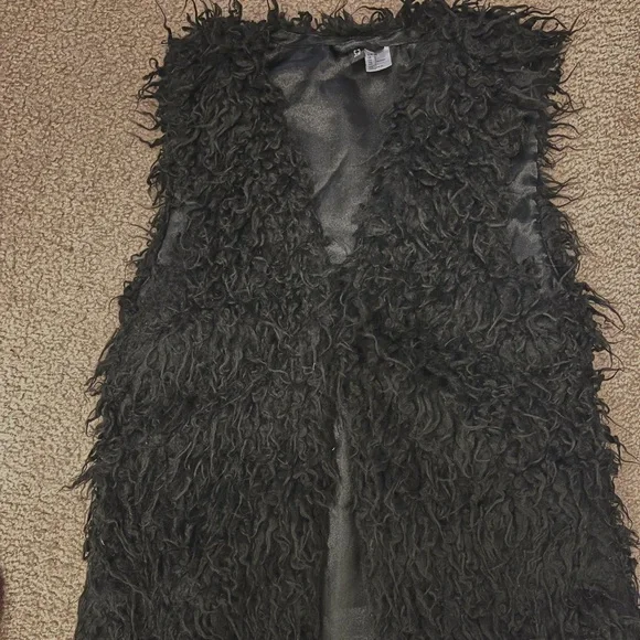 h&m black faux fur vest - Picture 1 of 2